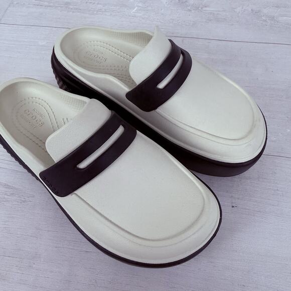 Crocs Stomp Loafers Womens 5 White Black Chunky Platform Y2K Slip On Waterproof - Picture 9 of 12